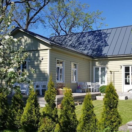 Kuressaare Family And Garden Apartments Extérieur photo